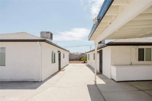 10826 Roscoe Boulevard, Sun Valley, CA 91352