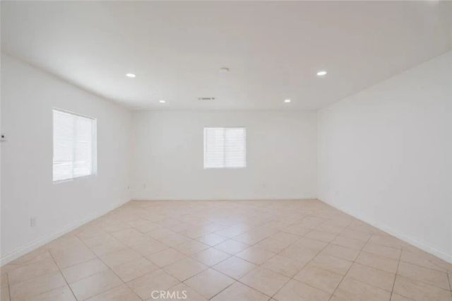 10826 Roscoe Boulevard, Sun Valley, CA 91352