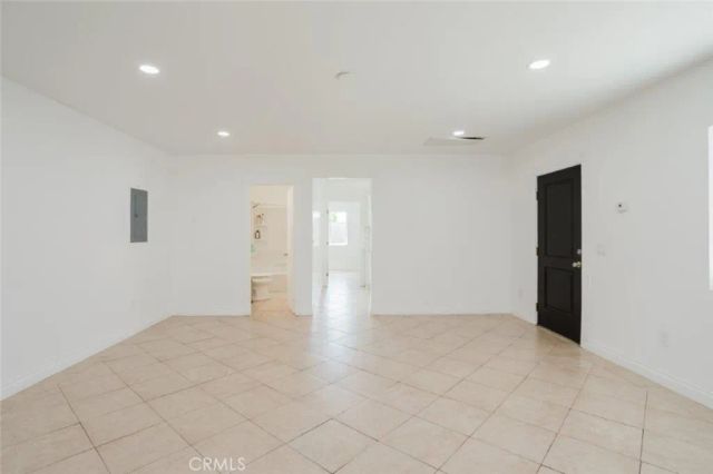10826 Roscoe Boulevard, Sun Valley, CA 91352
