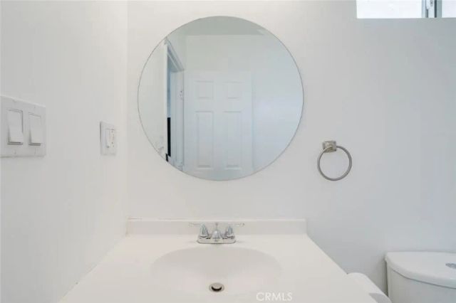 10826 Roscoe Boulevard, Sun Valley, CA 91352