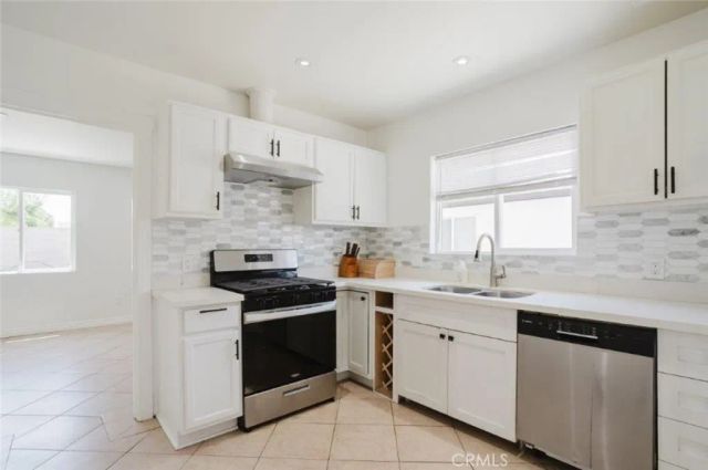 10826 Roscoe Boulevard, Sun Valley, CA 91352