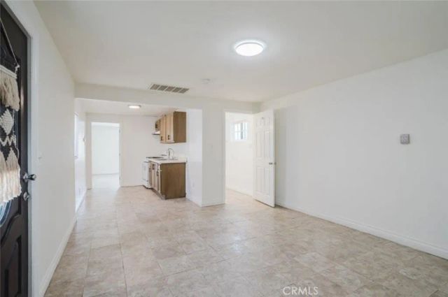 10826 Roscoe Boulevard, Sun Valley, CA 91352
