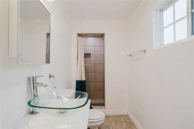 10826 Roscoe Boulevard, Sun Valley, CA 91352