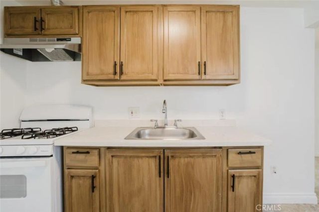10826 Roscoe Boulevard, Sun Valley, CA 91352