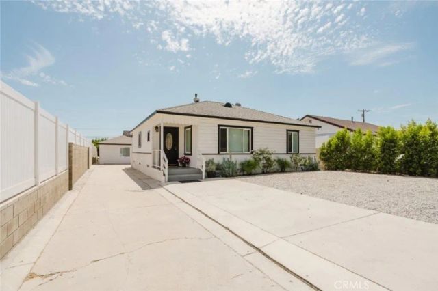10826 Roscoe Boulevard, Sun Valley, CA 91352