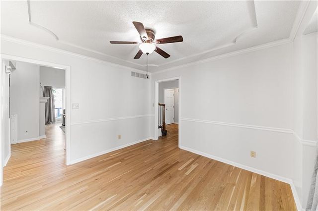 139 The Woodlands Drive, Gladstone, MO 64118