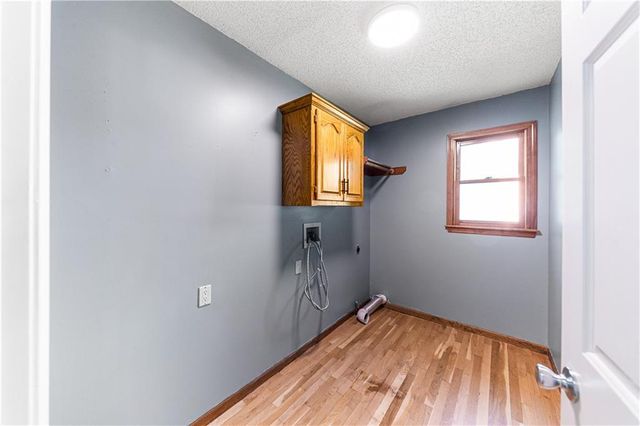 139 The Woodlands Drive, Gladstone, MO 64118