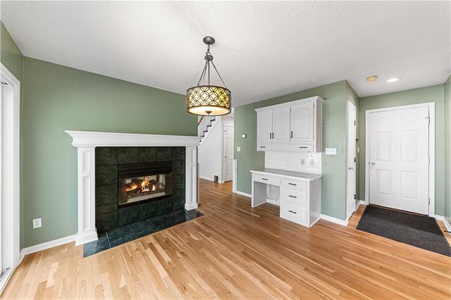 139 The Woodlands Drive, Gladstone, MO 64118