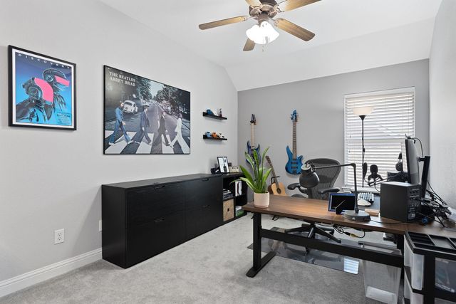 370 Ledge Stone DR, Austin, TX 78737