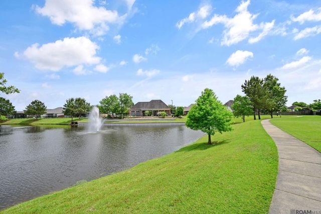 9777 Market West Dr, Baton Rouge, LA 70810