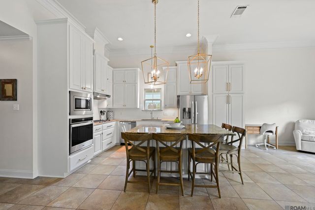 9777 Market West Dr, Baton Rouge, LA 70810