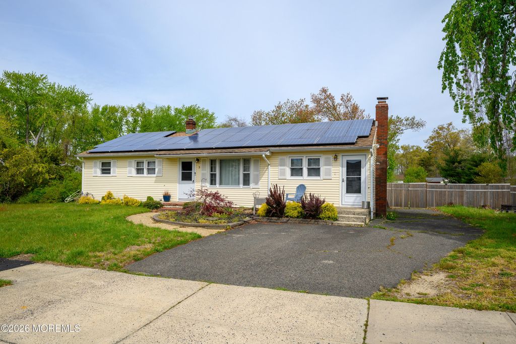 2 Lawrence Avenue, Howell, NJ 07731