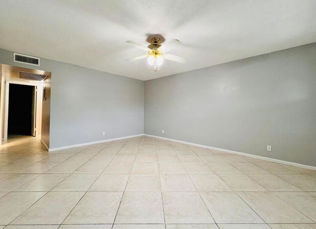 210 Somerset K, West Palm Beach, FL 33417