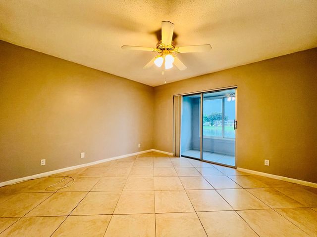 210 Somerset K, West Palm Beach, FL 33417