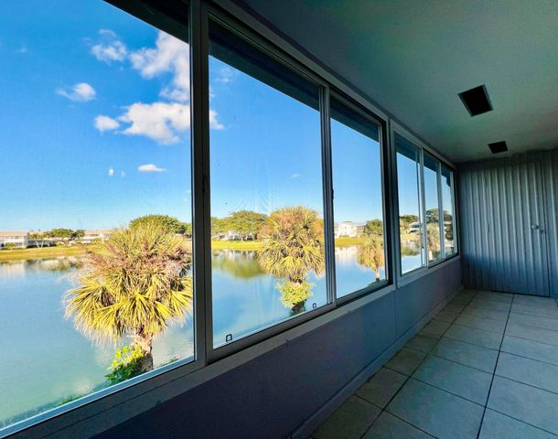 210 Somerset K, West Palm Beach, FL 33417