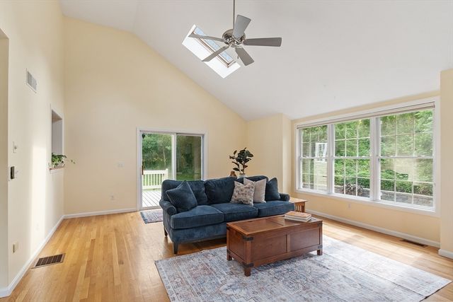 31 Fort Pond Hill Rd, Littleton, MA 01460