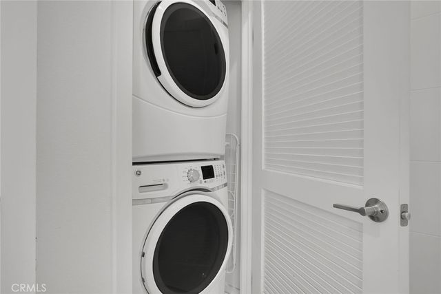 318 Bridgewater 7, Gardena, CA 90247