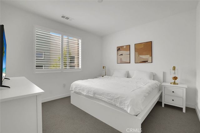 318 Bridgewater 7, Gardena, CA 90247