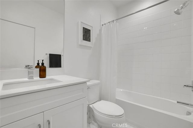 318 Bridgewater 7, Gardena, CA 90247