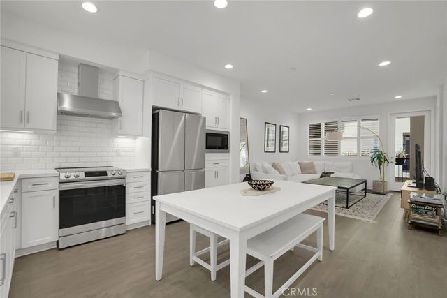 318 Bridgewater 7, Gardena, CA 90247