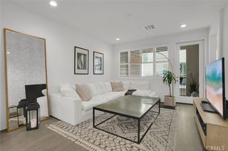 318 Bridgewater 7, Gardena, CA 90247