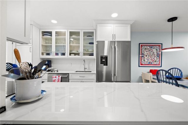 1021 3rd ST S 112, Naples, FL 34102