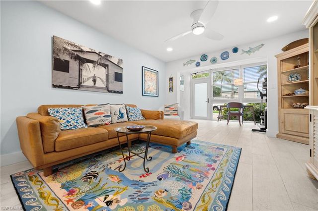 1021 3rd ST S 112, Naples, FL 34102