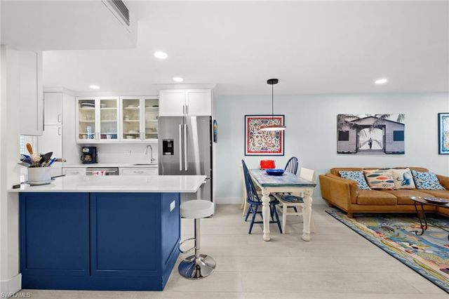 1021 3rd ST S 112, Naples, FL 34102