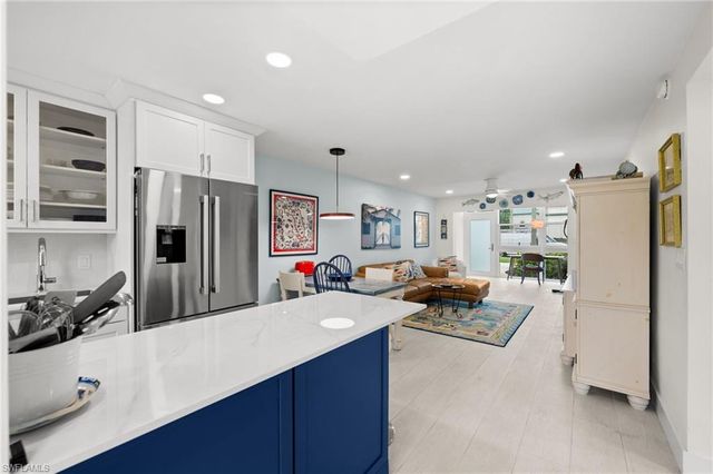 1021 3rd ST S 112, Naples, FL 34102