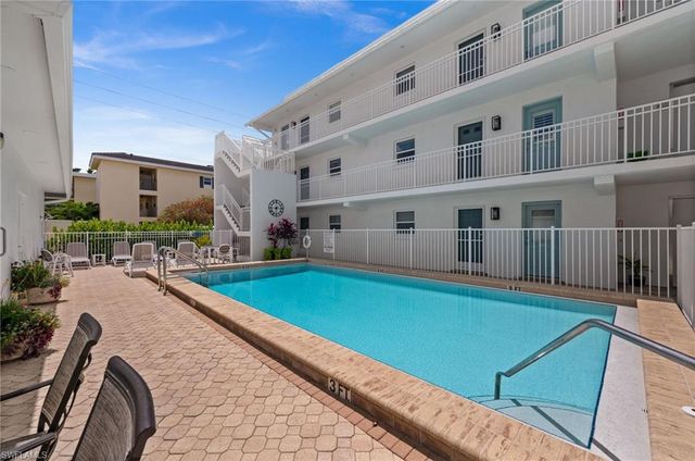 1021 3rd ST S 112, Naples, FL 34102