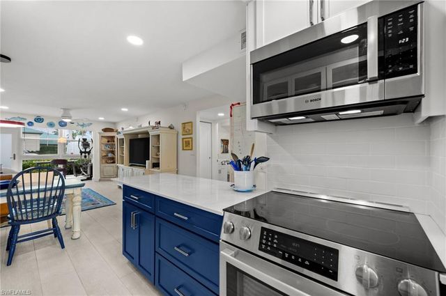 1021 3rd ST S 112, Naples, FL 34102