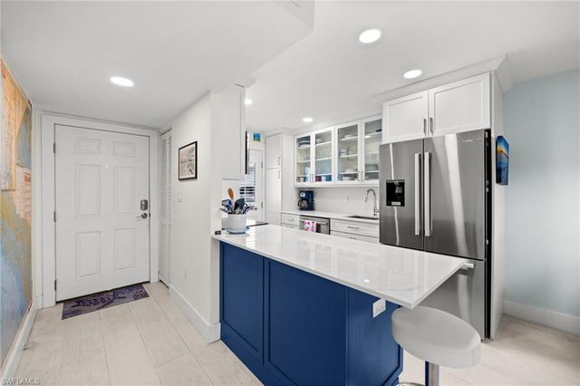 1021 3rd ST S 112, Naples, FL 34102