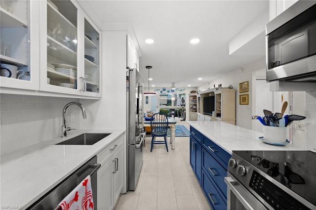 1021 3rd ST S 112, Naples, FL 34102