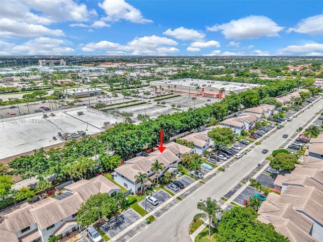 10372 NW 3rd St, Pembroke Pines, FL 33026