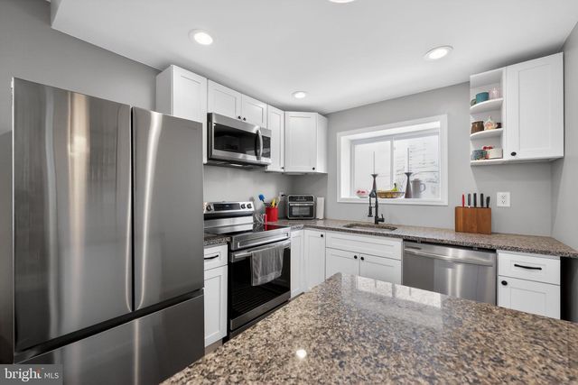 3241 W HILTON ST, Philadelphia, PA 19129