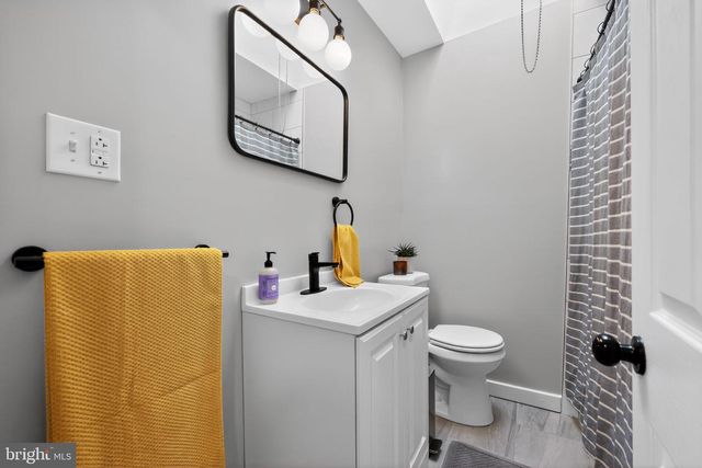 3241 W HILTON ST, Philadelphia, PA 19129