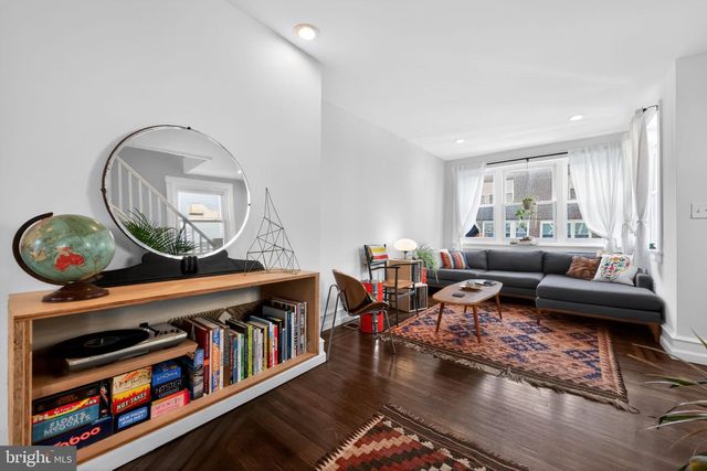 3241 W HILTON ST, Philadelphia, PA 19129