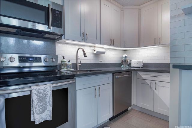 3103 Pualei Circle 204, Honolulu, HI 96815