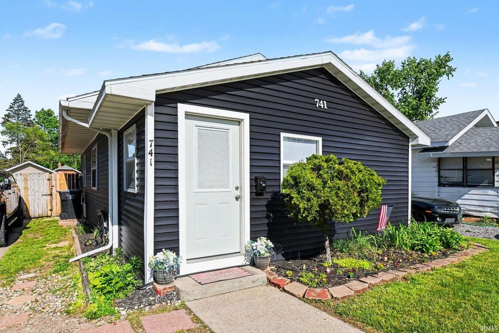 741 S 36th Street, South Bend, IN 46615