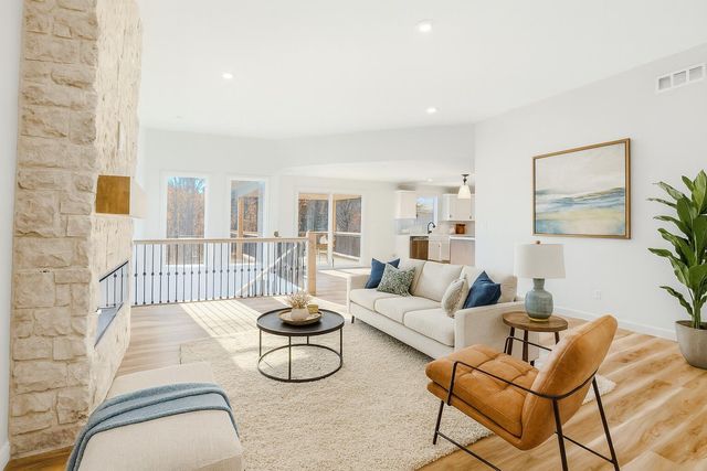 4308 STONE MOUNTAIN PKY, Columbia, MO 65201