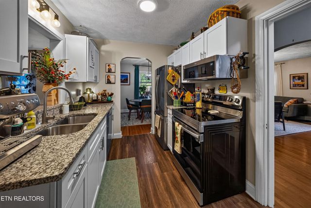 132 Lonas Drive, Maryville, TN 37803