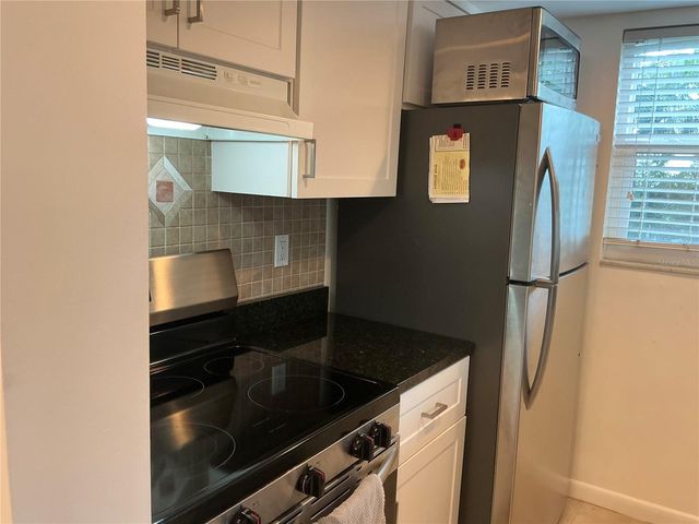 2525 WEST BAY DRIVE E14, Belleair Bluffs, FL 33770