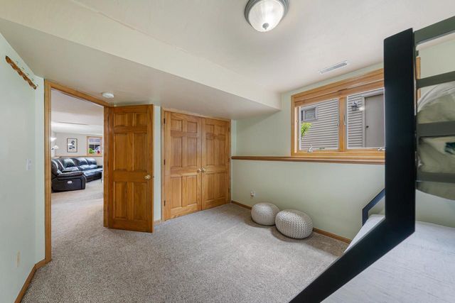 2521 BISHOPS LANE, Neenah, WI 54956