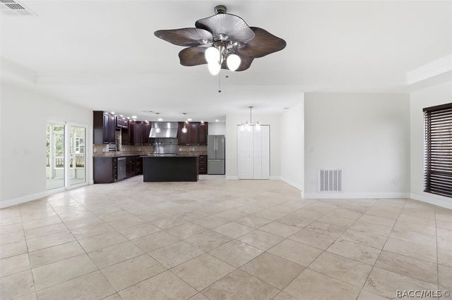 1025 SE 5th Avenue, Crystal River, FL 34429