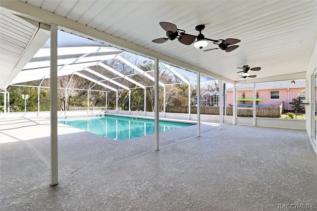 1025 SE 5th Avenue, Crystal River, FL 34429