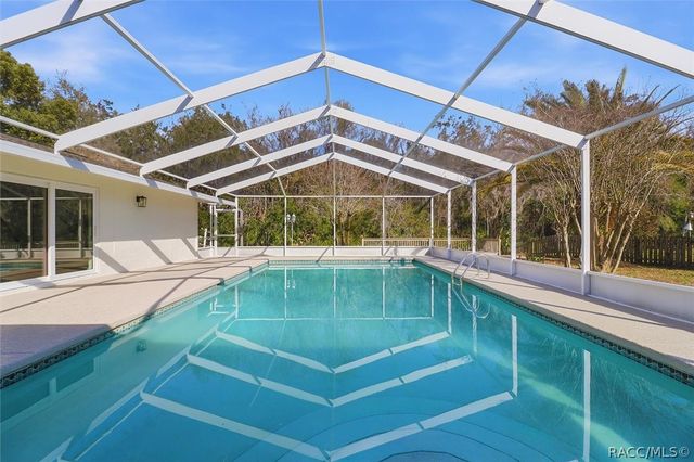 1025 SE 5th Avenue, Crystal River, FL 34429