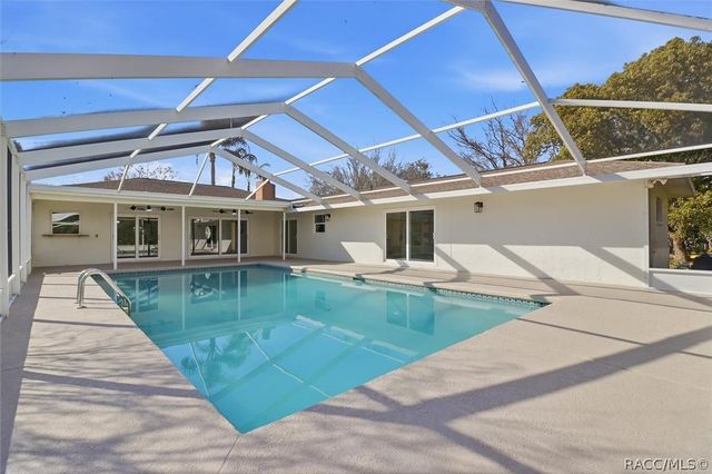 1025 SE 5th Avenue, Crystal River, FL 34429