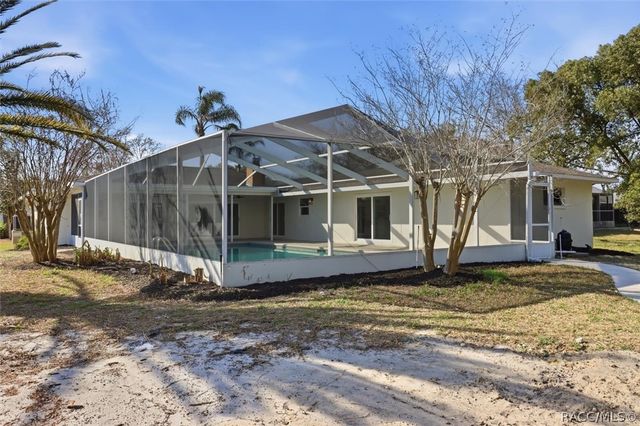 1025 SE 5th Avenue, Crystal River, FL 34429