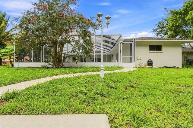 1025 SE 5th Avenue, Crystal River, FL 34429