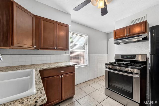 7541 Norwalk Lane, St Louis, MO 63121